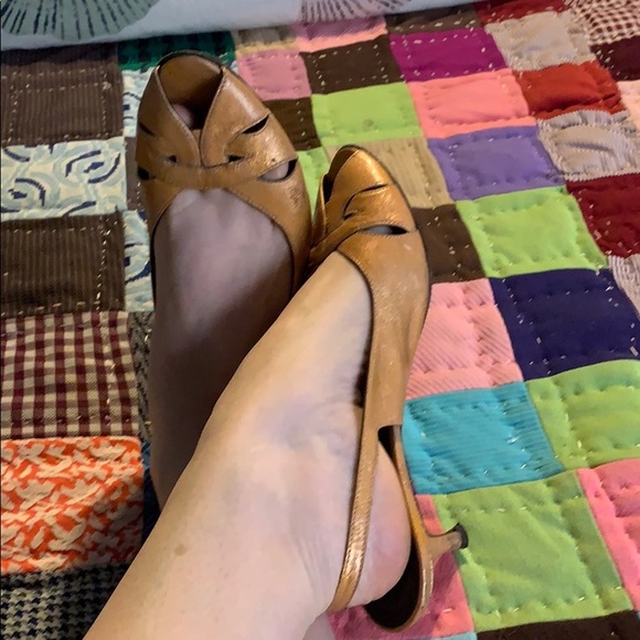 Metallic kitten heels - Picture 5 of 7